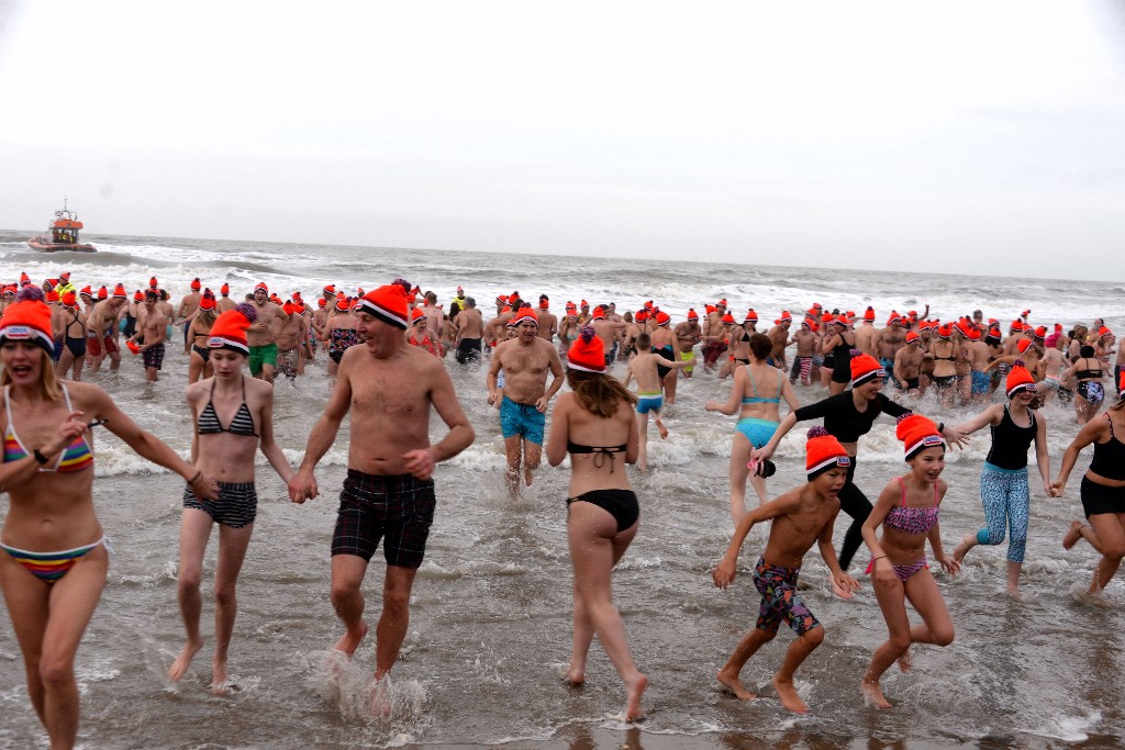 ../Images/Nieuwjaarsduik Nederzandt 2018 074.jpg